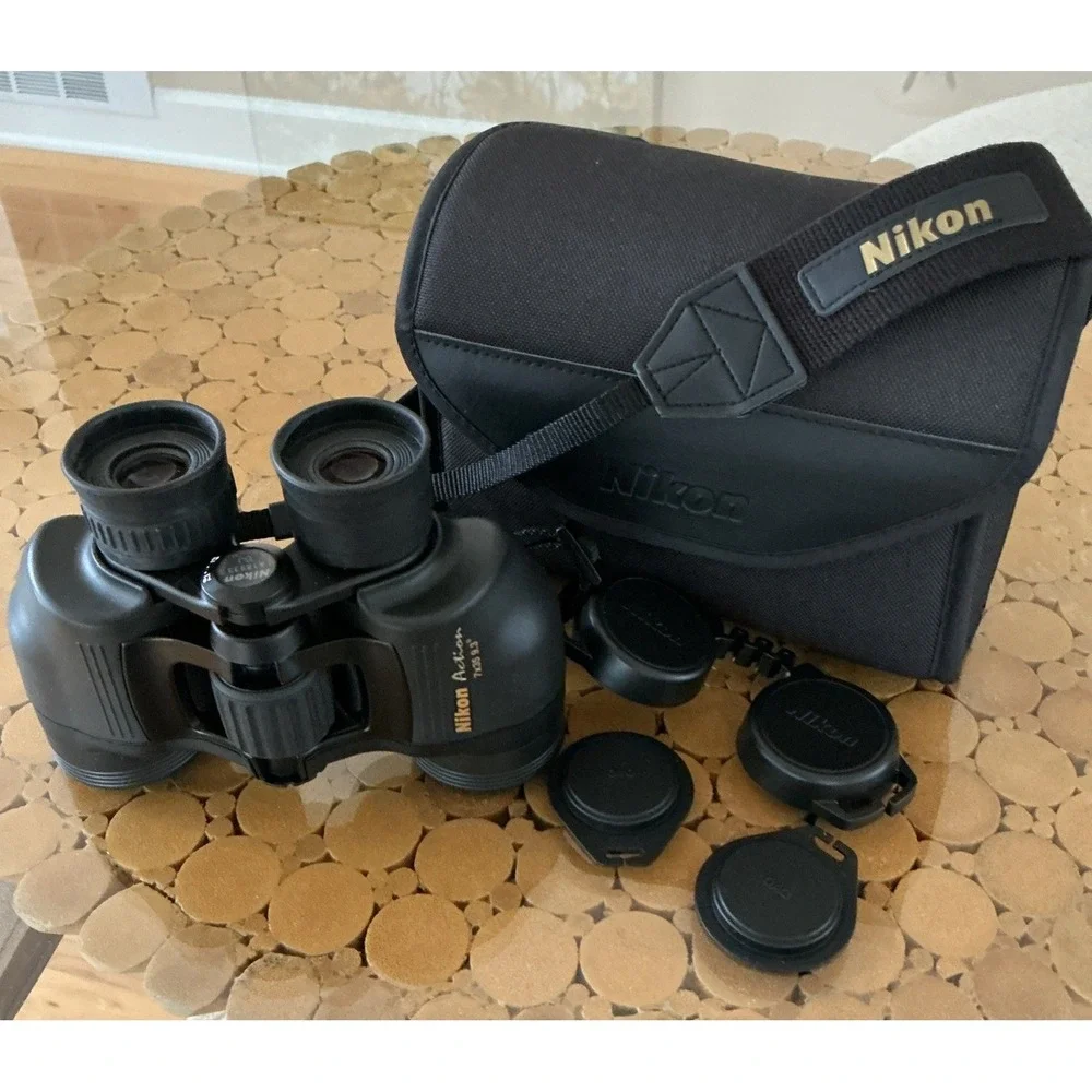 Nikon Action 7x35 9.3 Binoculars In Excellent Condition Case And Lens Cover